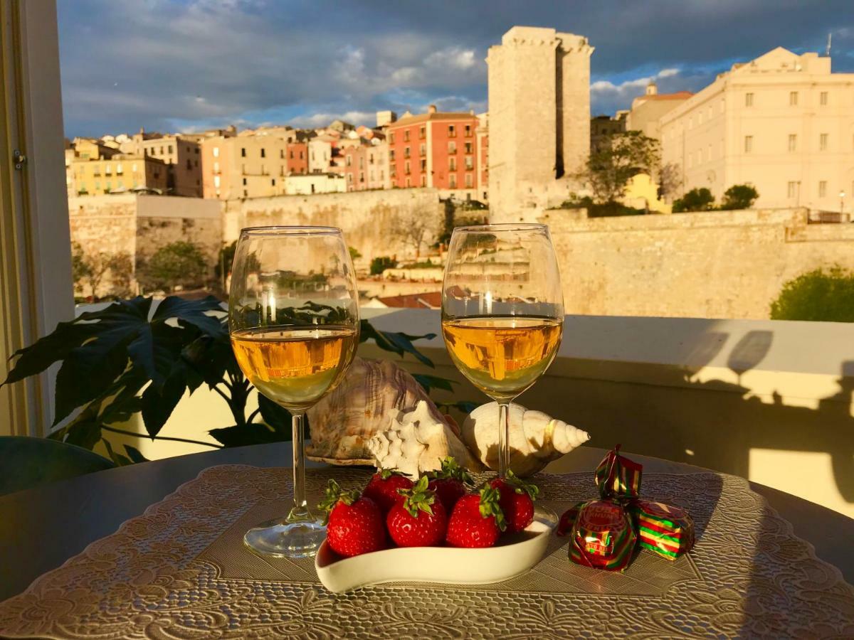 Vista Suites - Piazza Yenne Каляри Екстериор снимка