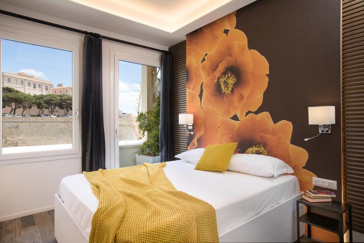 Vista Suites - Piazza Yenne Каляри Екстериор снимка
