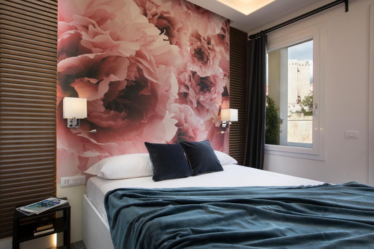 Vista Suites - Piazza Yenne Каляри Екстериор снимка