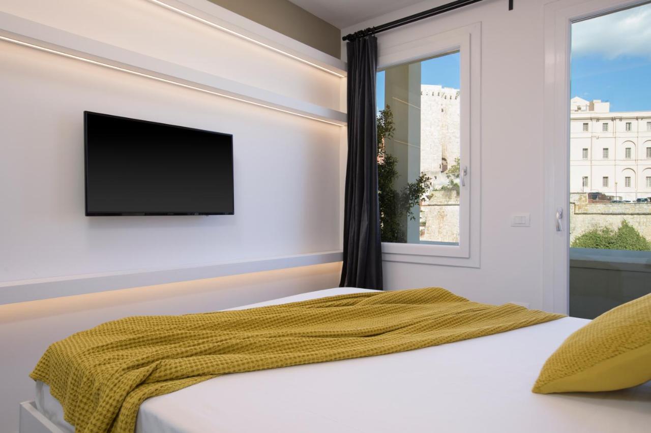 Vista Suites - Piazza Yenne Каляри Екстериор снимка